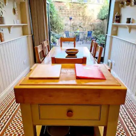 Jackdaw Cottage-Beautiful Cottage, Town Centre Wimborne Minster Eksteriør bilde