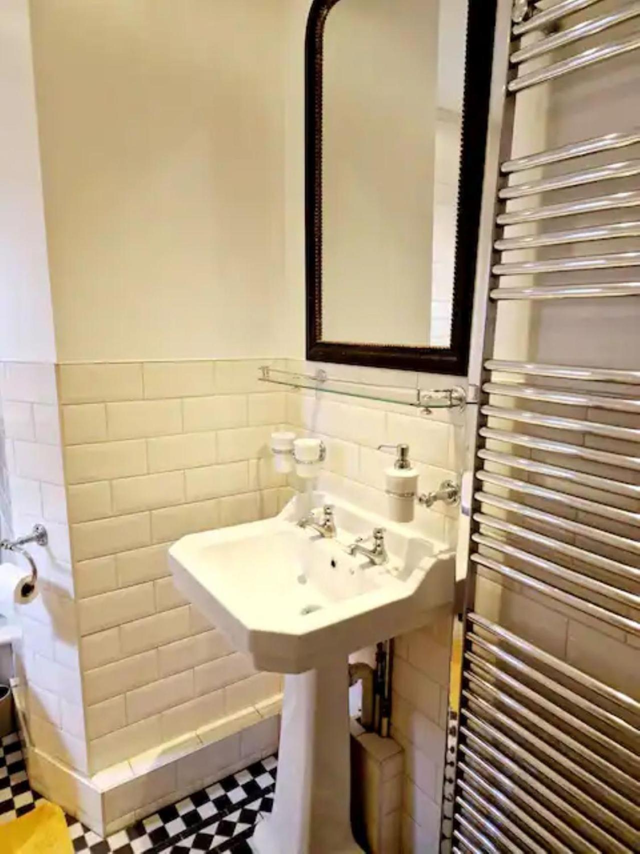 Jackdaw Cottage-Beautiful Cottage, Town Centre Wimborne Minster Eksteriør bilde